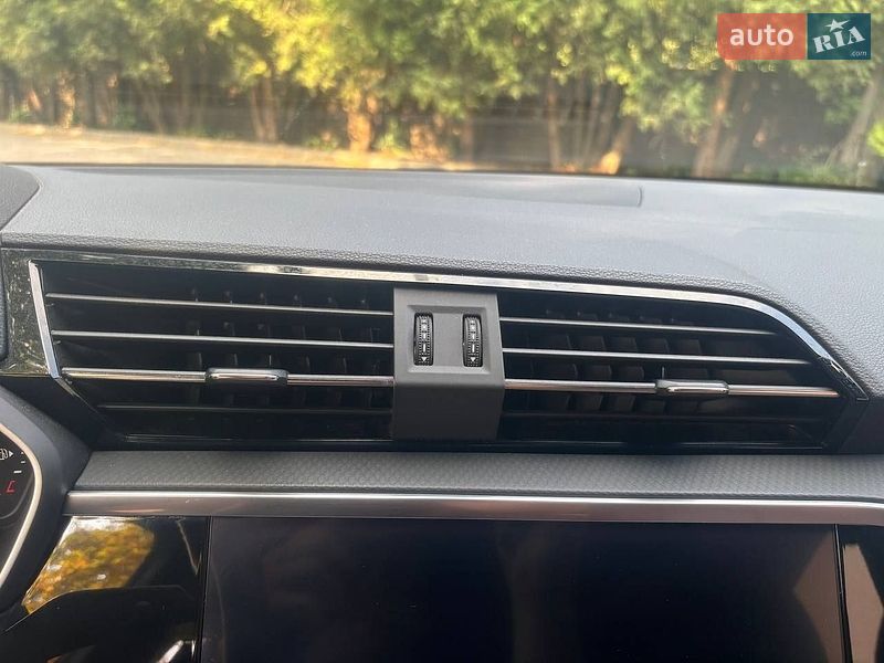 Внедорожник / Кроссовер Audi Q3 2020 в Брошневе-Осаде фото 37 Внедорожник / Кроссовер Audi Q3 2020 в Брошневе-Осаде