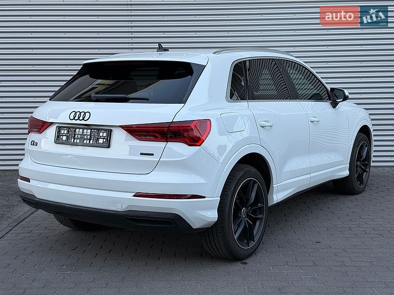 Внедорожник / Кроссовер Audi Q3 2019 в Ровно