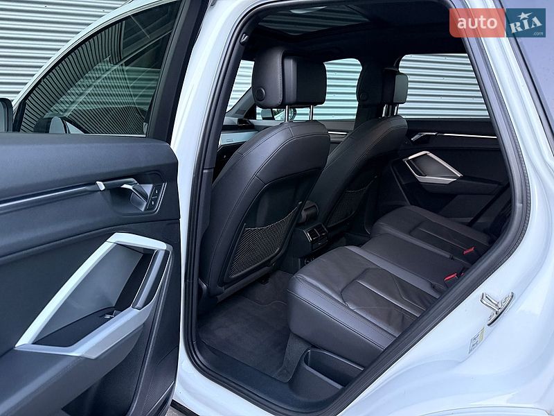 Внедорожник / Кроссовер Audi Q3 2019 в Ровно