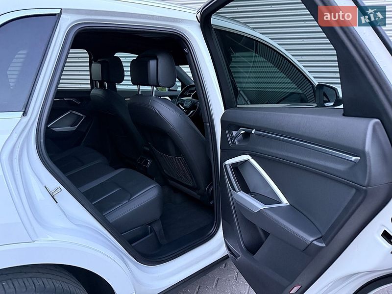 Внедорожник / Кроссовер Audi Q3 2019 в Ровно