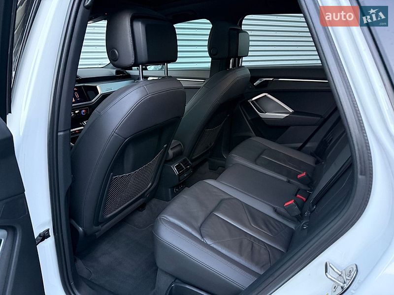 Внедорожник / Кроссовер Audi Q3 2019 в Ровно