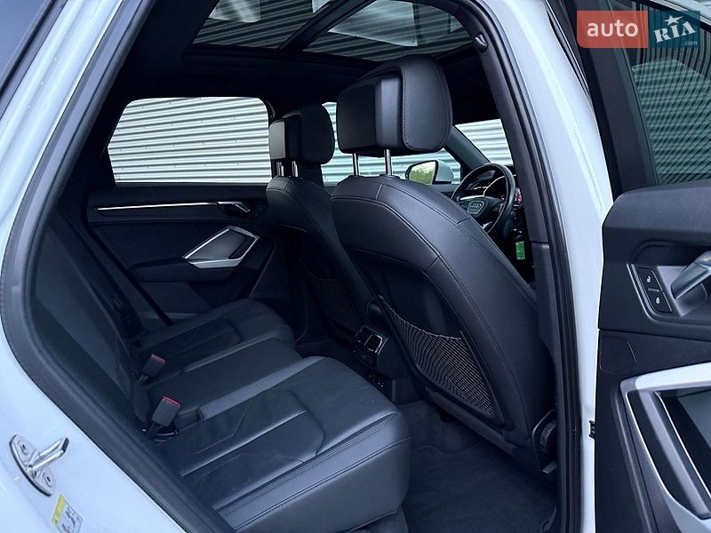 Внедорожник / Кроссовер Audi Q3 2019 в Ровно