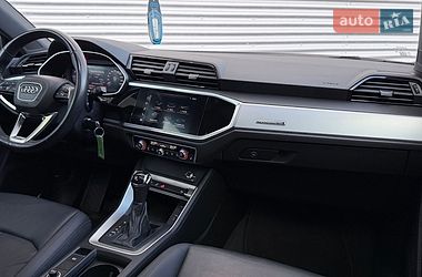 Внедорожник / Кроссовер Audi Q3 2019 в Ровно