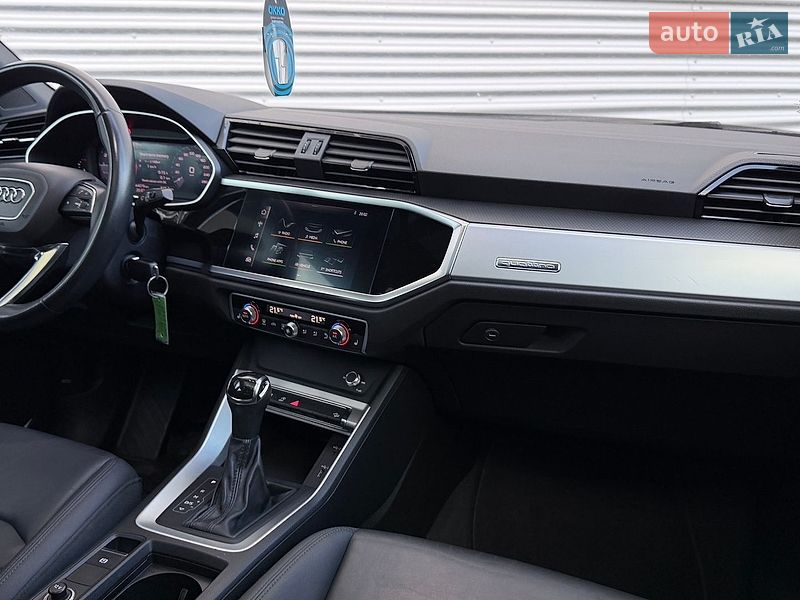 Внедорожник / Кроссовер Audi Q3 2019 в Ровно