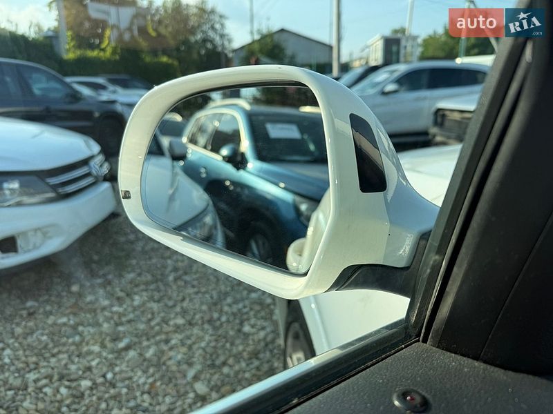 Внедорожник / Кроссовер Audi Q3 2017 в Стрые