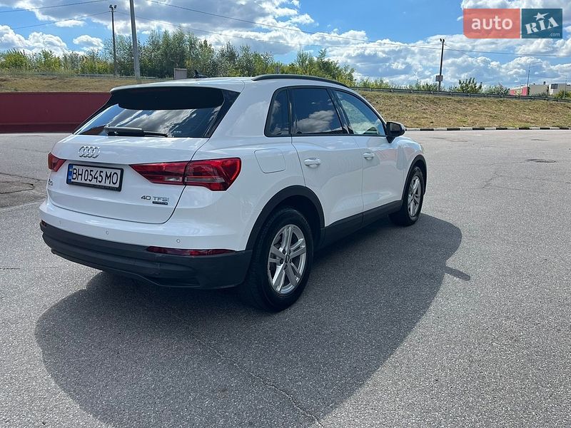 Внедорожник / Кроссовер Audi Q3 2020 в Киеве