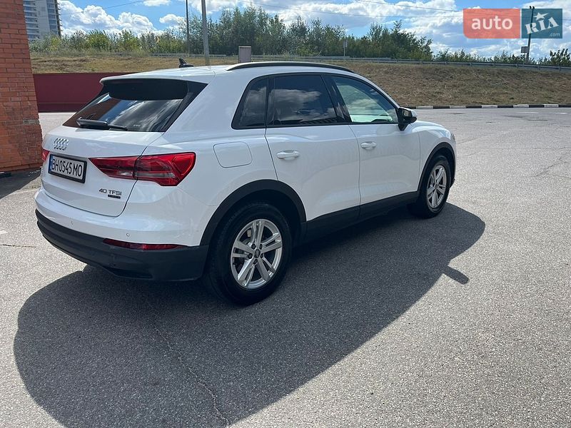 Внедорожник / Кроссовер Audi Q3 2020 в Киеве