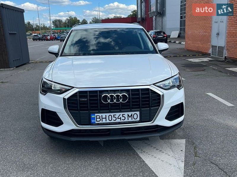 Внедорожник / Кроссовер Audi Q3 2020 в Киеве