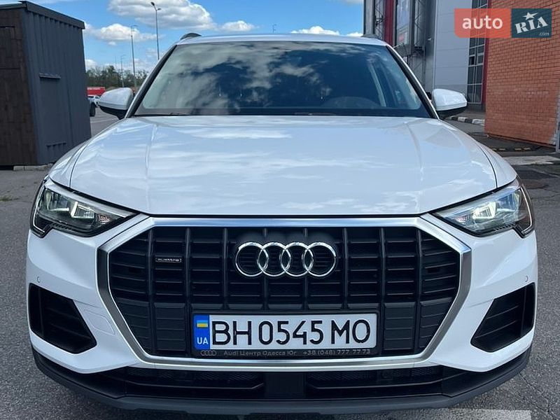 Внедорожник / Кроссовер Audi Q3 2020 в Киеве