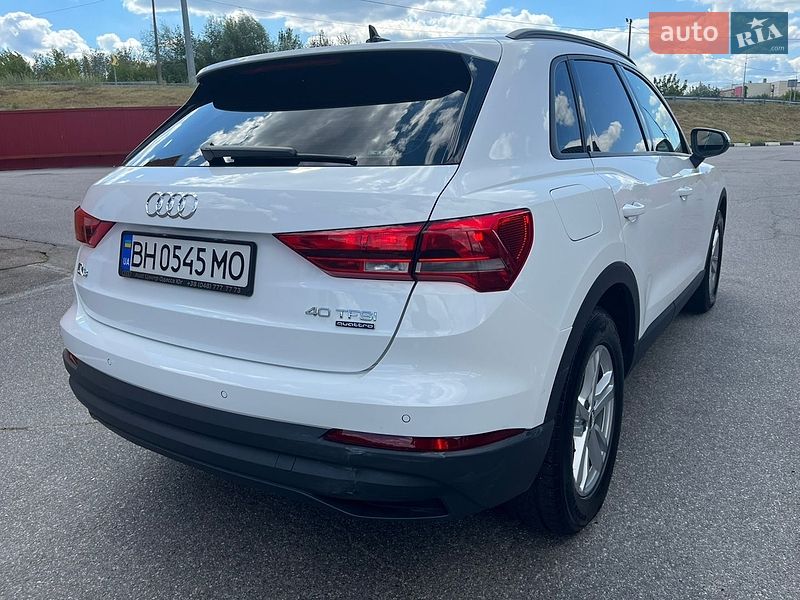 Внедорожник / Кроссовер Audi Q3 2020 в Киеве