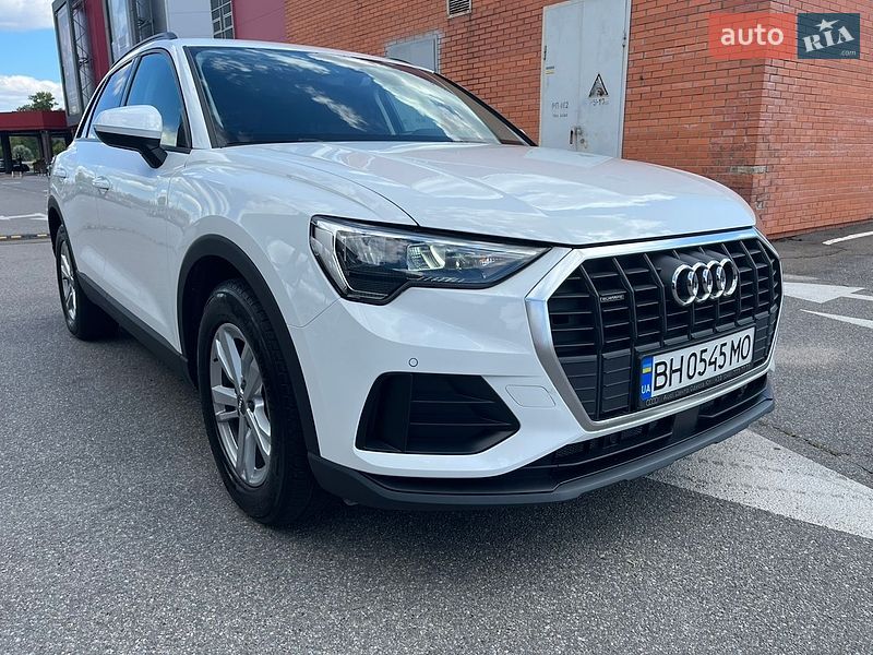 Внедорожник / Кроссовер Audi Q3 2020 в Киеве
