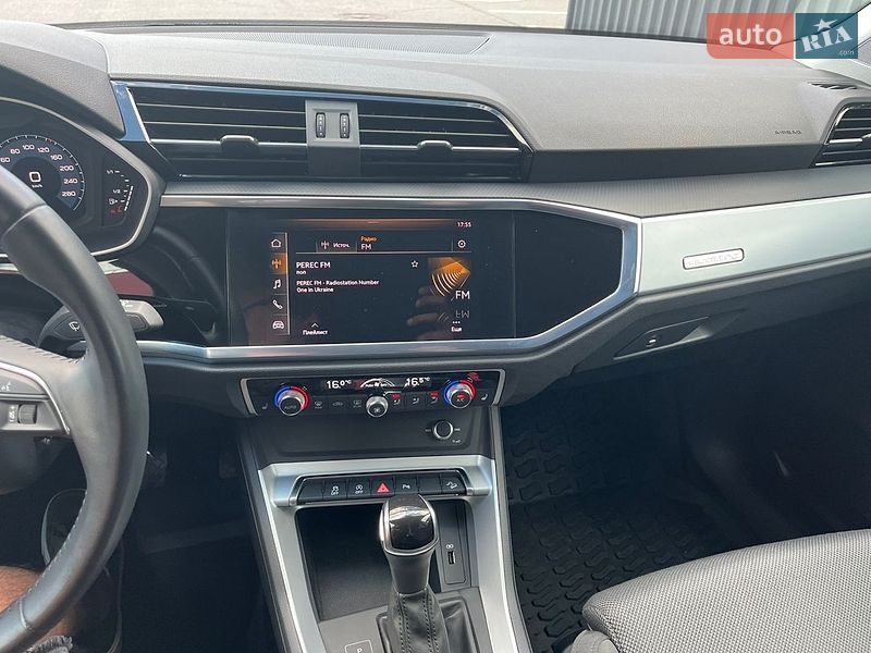 Внедорожник / Кроссовер Audi Q3 2020 в Киеве
