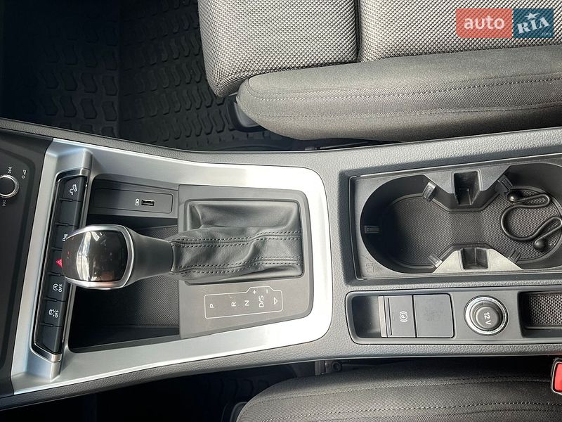 Внедорожник / Кроссовер Audi Q3 2020 в Киеве