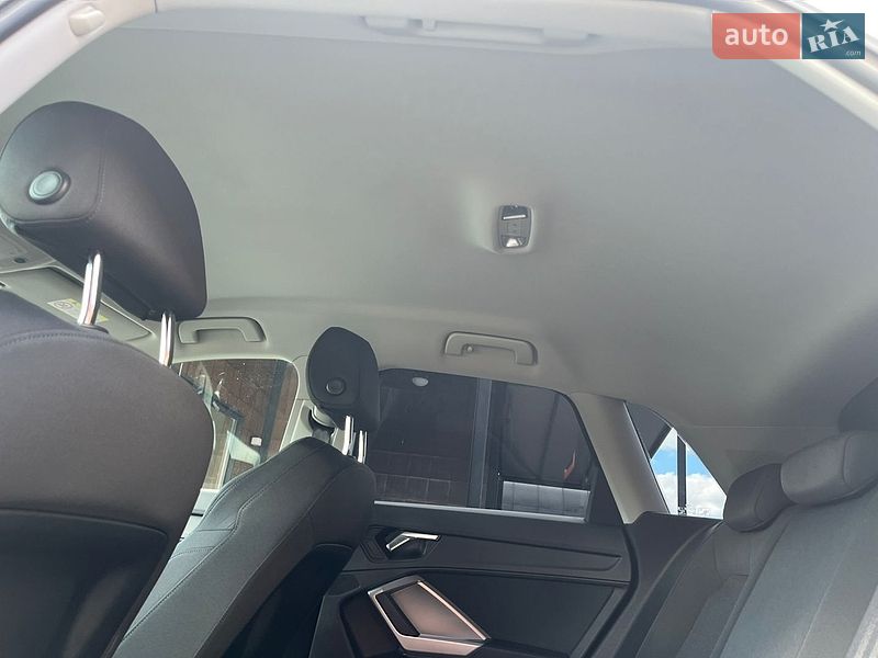 Внедорожник / Кроссовер Audi Q3 2020 в Киеве