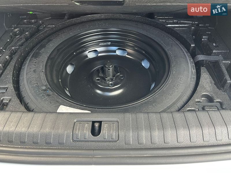Внедорожник / Кроссовер Audi Q3 2020 в Киеве