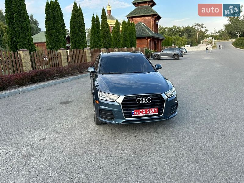 Внедорожник / Кроссовер Audi Q3 2017 в Днепре