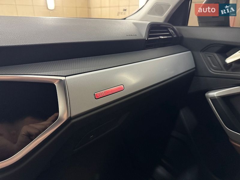 Внедорожник / Кроссовер Audi Q3 2022 в Умани