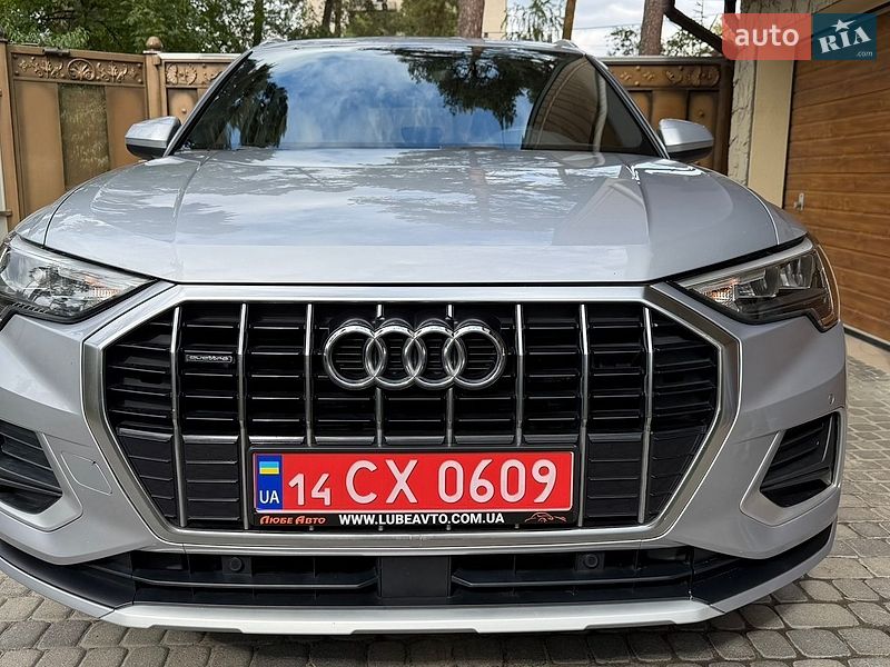 Внедорожник / Кроссовер Audi Q3 2020 в Львове