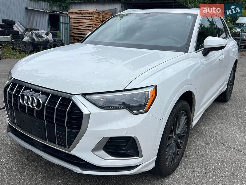 Внедорожник / Кроссовер Audi Q3 2022 в Киеве