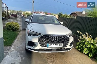 Внедорожник / Кроссовер Audi Q3 2019 в Тернополе