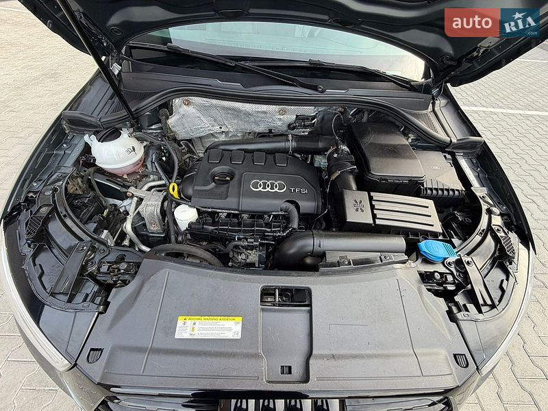 Внедорожник / Кроссовер Audi Q3 2017 в Дубно
