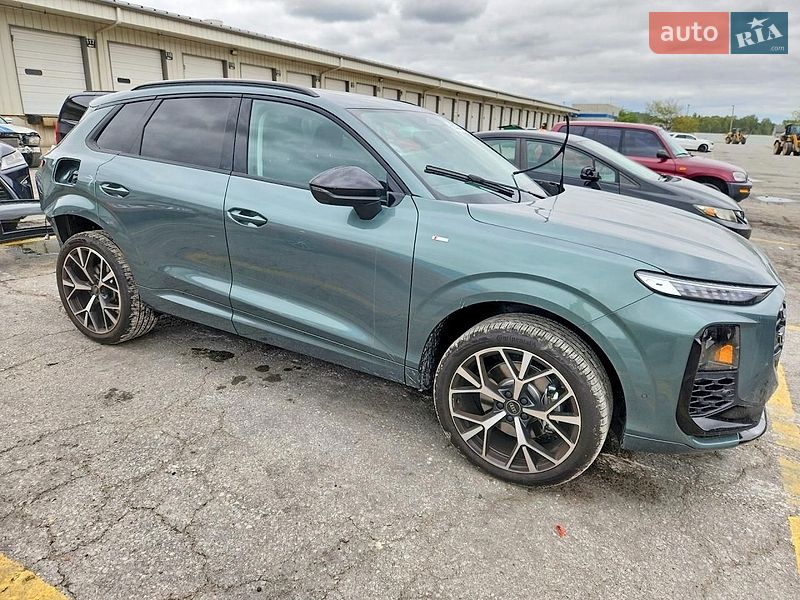 Позашляховик / Кросовер Audi Q3 2026 в Львові