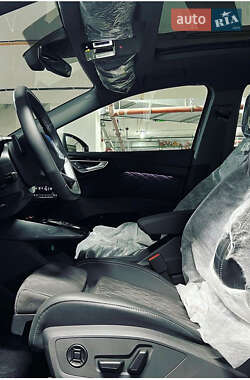 Audi Q4 e-tron  2023