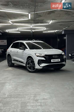 Audi Q4 e-tron  2023