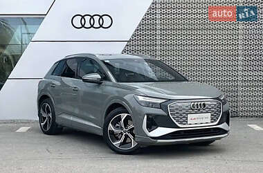 Audi Q4 e-tron  2023