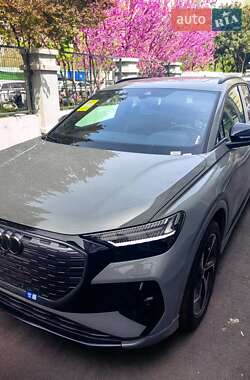 Audi Q4 e-tron  2025