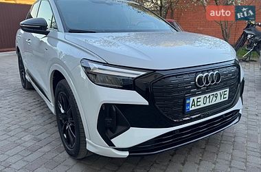 Audi Q4 e-tron  2024