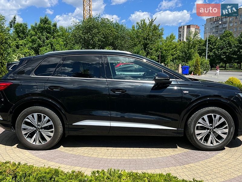 Внедорожник / Кроссовер Audi Q4 e-tron 2022 в Львове