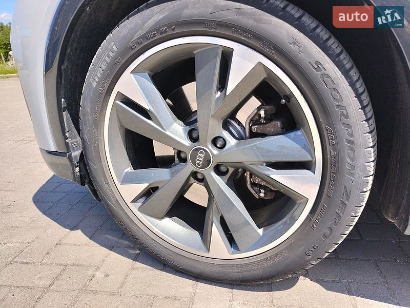 Позашляховик / Кросовер Audi Q4 e-tron 2022 в Шепетівці