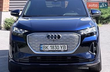 Audi Q4 e-tron  2023