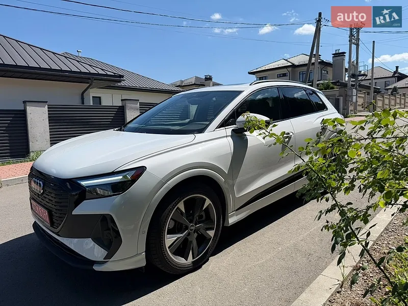 Audi Q4 e-tron 2024