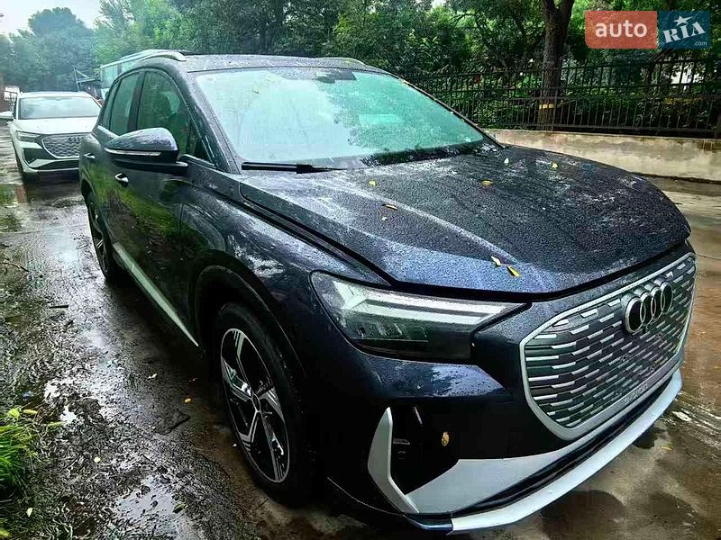 Внедорожник / Кроссовер Audi Q4 e-tron 2024 в Львове