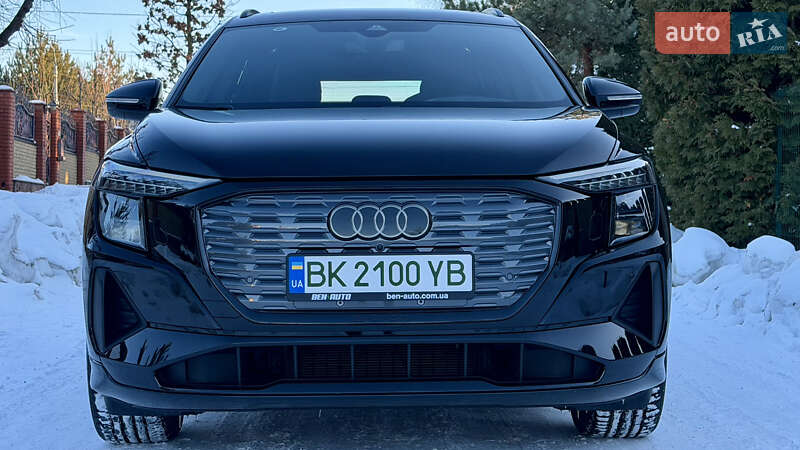 Позашляховик / Кросовер Audi Q5 e-tron