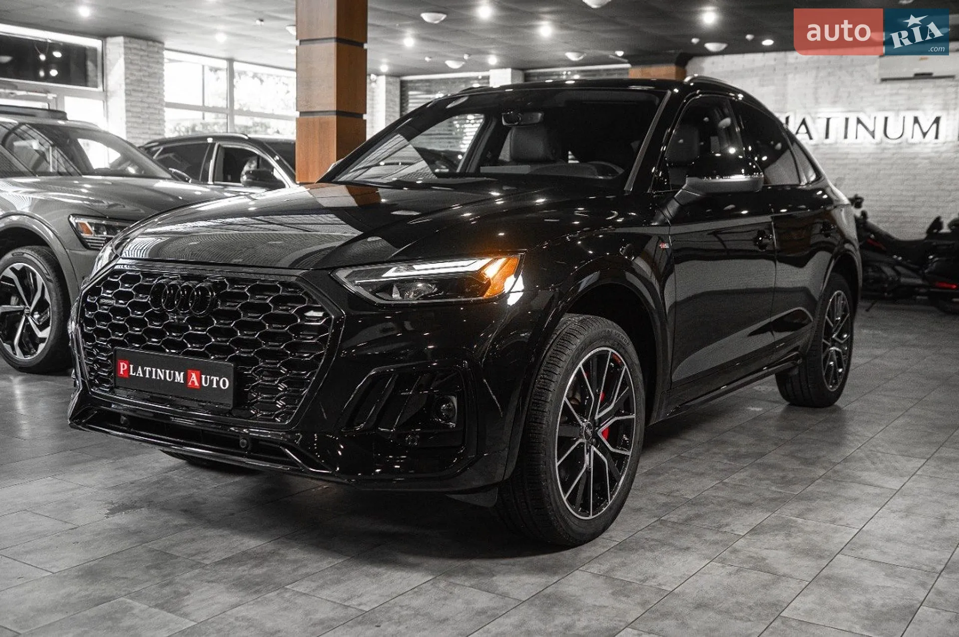 Audi Q7 2021 VIN WA1MXAF78MD040634 фото оголошення 2 з 8