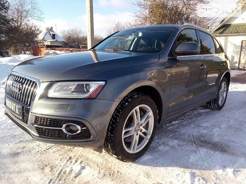 Позашляховик / Кросовер Audi Q5