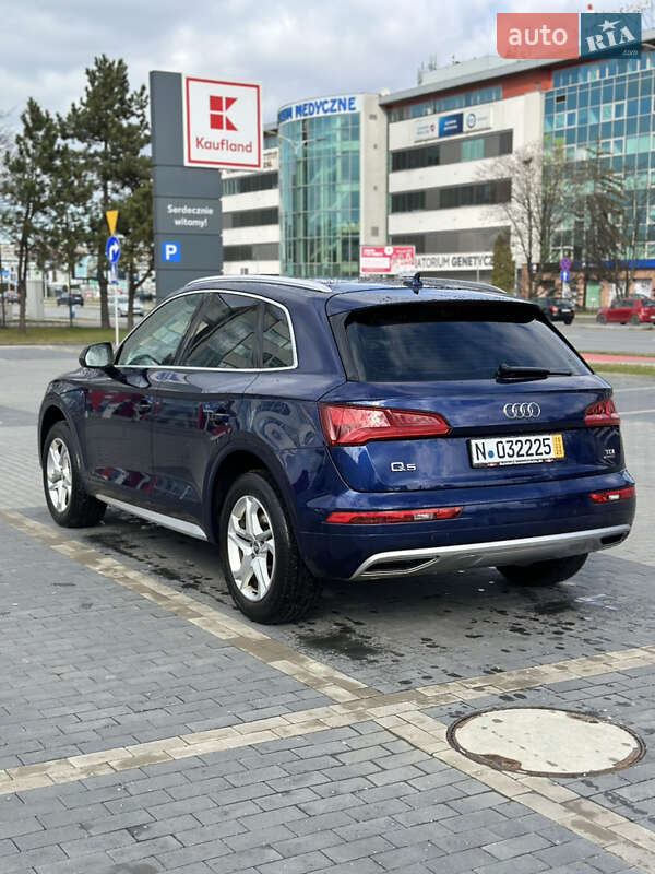 Внедорожник / Кроссовер Audi Q5 2017 в Львове