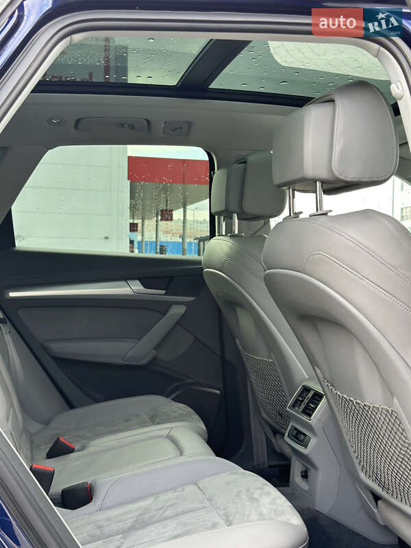Внедорожник / Кроссовер Audi Q5 2017 в Львове