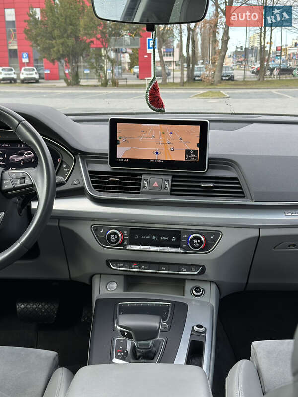 Внедорожник / Кроссовер Audi Q5 2017 в Львове