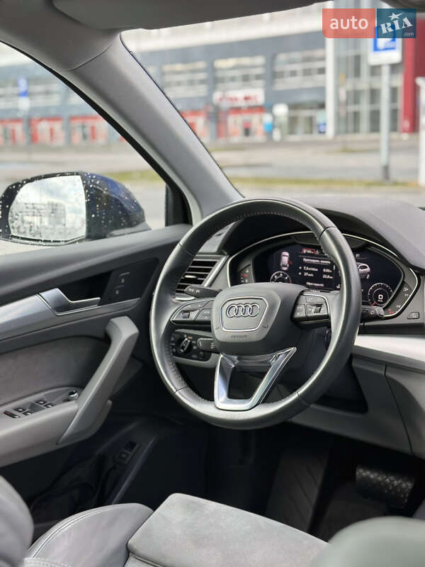 Внедорожник / Кроссовер Audi Q5 2017 в Львове