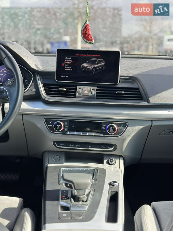 Внедорожник / Кроссовер Audi Q5 2017 в Львове