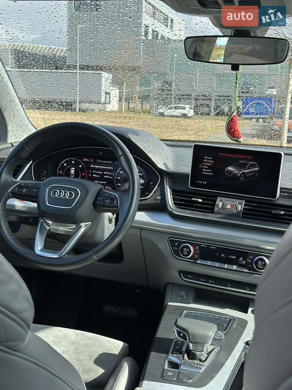 Внедорожник / Кроссовер Audi Q5 2017 в Львове