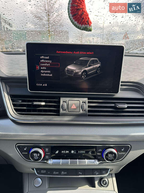Внедорожник / Кроссовер Audi Q5 2017 в Львове