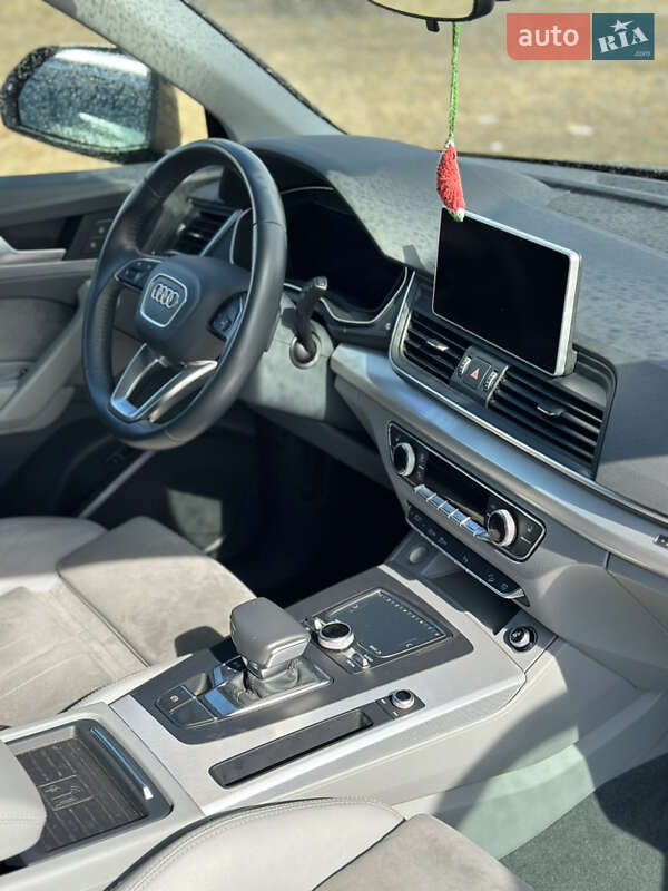 Внедорожник / Кроссовер Audi Q5 2017 в Львове