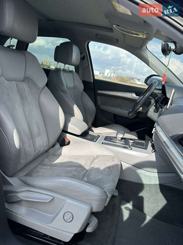Внедорожник / Кроссовер Audi Q5 2017 в Львове