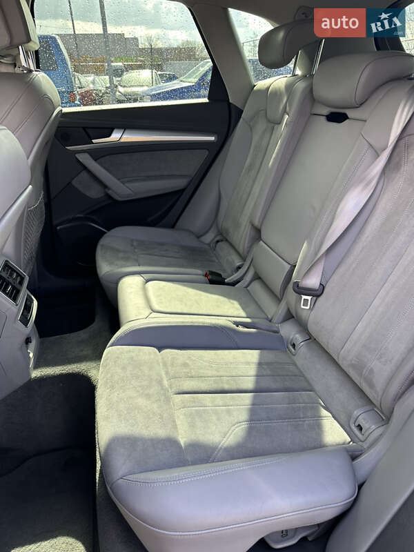 Внедорожник / Кроссовер Audi Q5 2017 в Львове