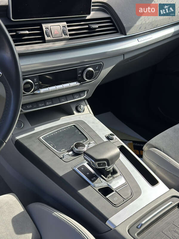 Внедорожник / Кроссовер Audi Q5 2017 в Львове